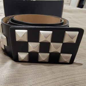 Roger belt from Sex&theCity.